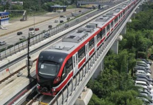 
 LRT tabrakan di kawasan Munjul, Cibubur, Jakarta Timur saat uji coba. (Istimewa/Bogordaily.net)