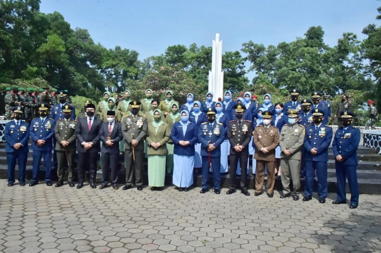 Pemkab Bogor dan Danrem 061 Lakukan Ziarah Nasional di Taman Makam Pahlawan Pondok Rajeg