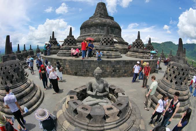 Wisatawan Candi Borobudur Perlahan Mulai Meningkat