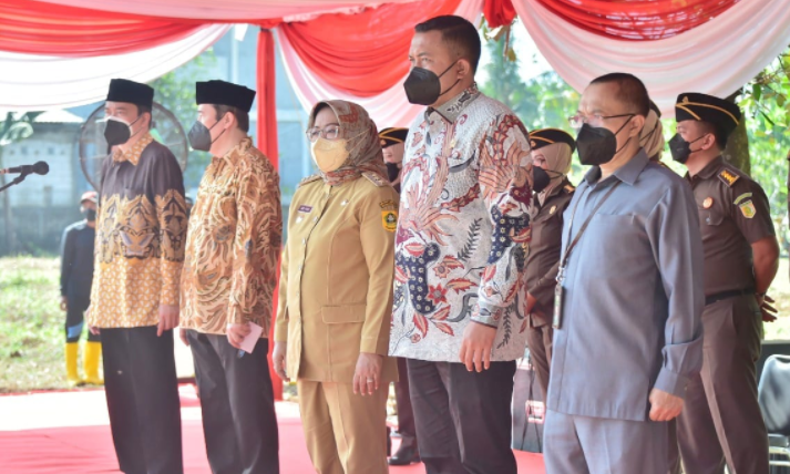 Bupati Bogor Ikuti Upacara dan Prosesi Pemindahan Makam Jaksa Agung Pertama