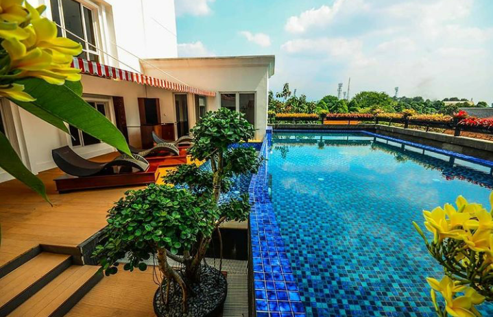 Staycation saat PPKM
