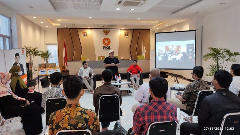 Wisuda Perdana PKS Muda Academy, Atang: Ambil Estafet Kepemimpinan