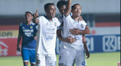 Beri Kado Terindah untuk Kabupaten Malang, Arema FC Taklukan Persib dengan Skor 1-0