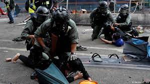 Polisi Hongkong Gerebek Media Online Pro Demokrasi, 6 Orang Ditangkap