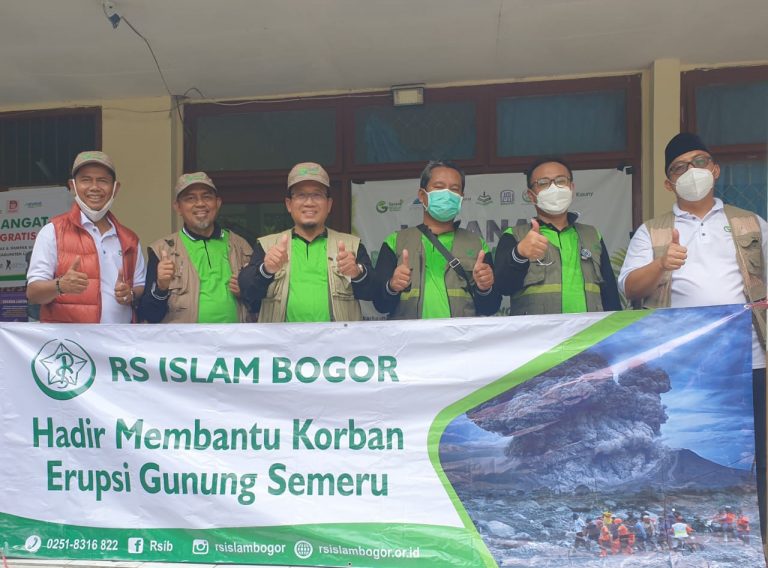 RS Islam Bogor Hadir Membantu Korban Erupsi di Semeru