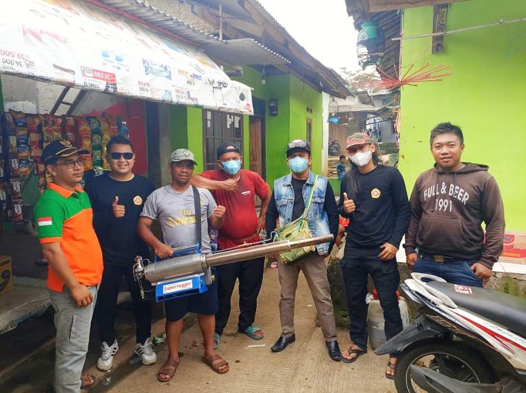 Antisipasi Penyebaran DBD Di Bogor, Warga Kampung Jati Gelar Fogging