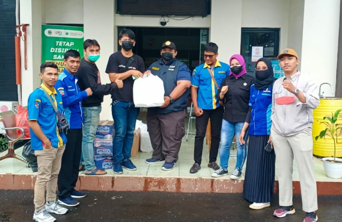 Sahib Khan Apresiasi Karang Taruna Kecamatan Tansa, Bagikan 200 Nasi Box dan Vitamin untuk Para Dhuafa