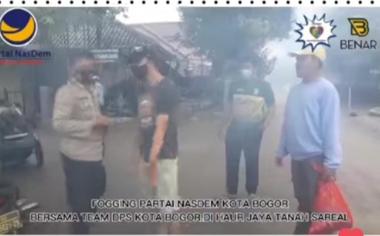 Berantas Nyamuk DBD, Team DPS Semprot Fogging di Haur Jaya