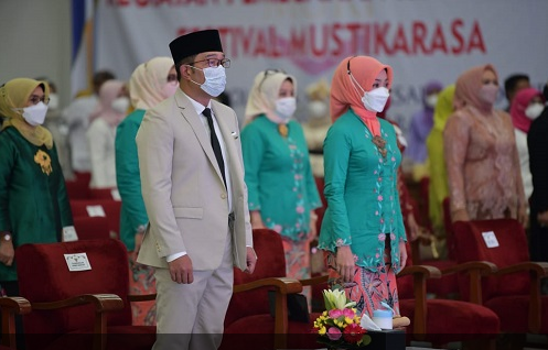 Ini Cara Ridwan Kamil Bahagiakan Sang Bunda