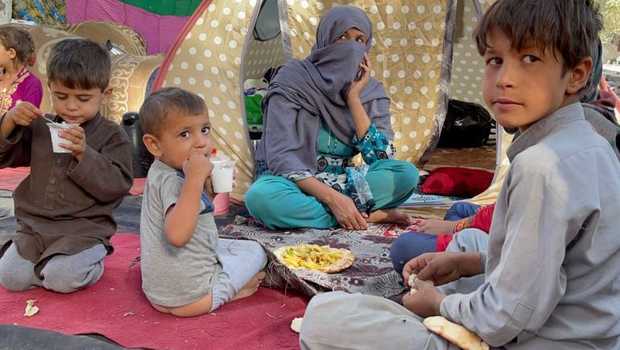 Demi Dapat Makan, Warga Afghanistan Rela Jual Anak Sampai Ginjal