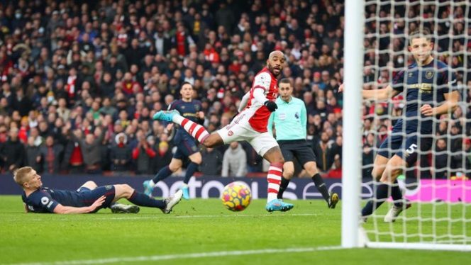 
 Duel Arsenal vs Burnley berakhir imbang 0-0. (Detik.com/Getty Images/Catherine Ivill)