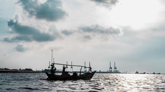 Tangkap Ikan Ilegal Dekat Phuket, Thailand Tahan 19 Nelayan Indonesia