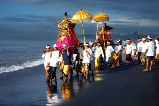 
 Bali Memiliki Tradisi dan Adat Yang Masih Kental. (idntimes/Bogordaily.net)
