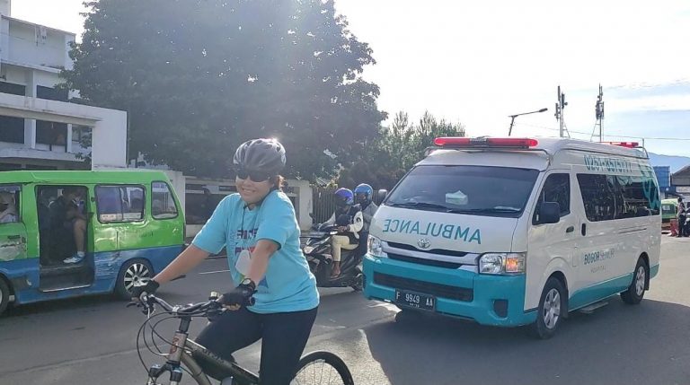 Ambulance BSH Fasilitasi Kesehatan Dalam Acara First Sunday Ride