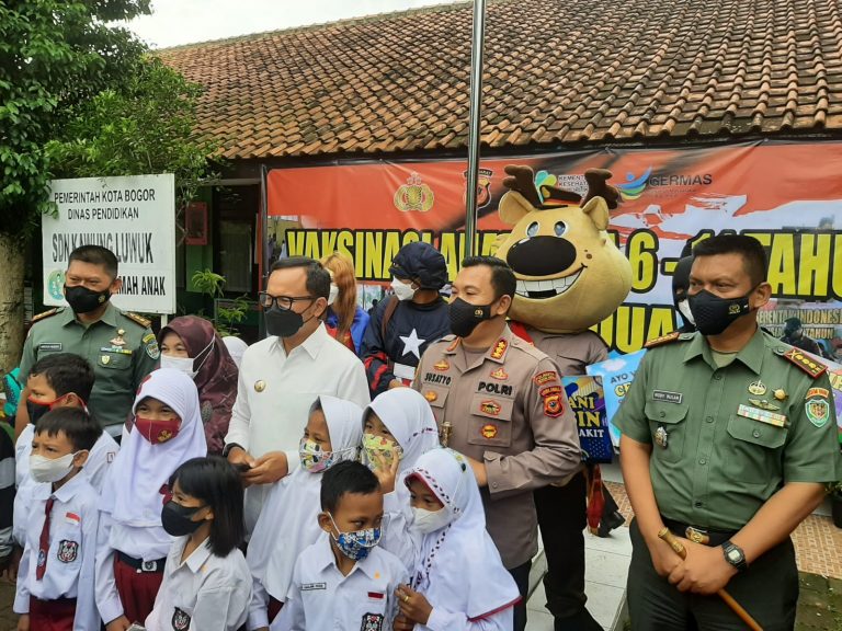 Bersama Forkopimda, Dandim 0606 Kota Bogor Tinjau Vaksinasi Kedua di SDN Kawung Luwuk