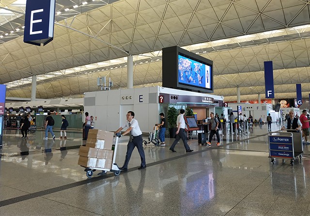 Mulai Besok HongKong Larang Penerbangan Transit dari 150 Negara