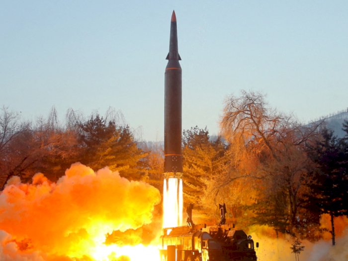 Gila! Korea Utara Tembakkan Rudal Hipersonik Sejauh 700 Km