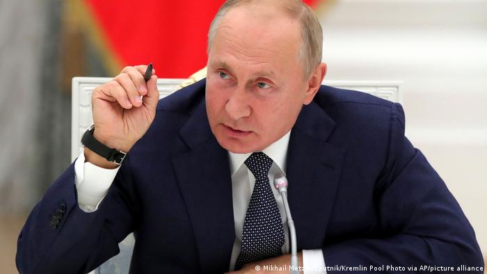 Putin Pantau Peluncuran Dua Kapal Selam Rudal Nuklir Terbaru