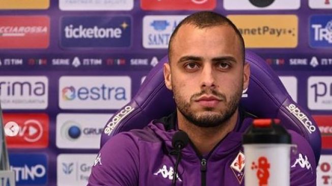 Ciye… Tatapan Genit Striker Fiorentina ke Presenter Wanita Bikin Salfok