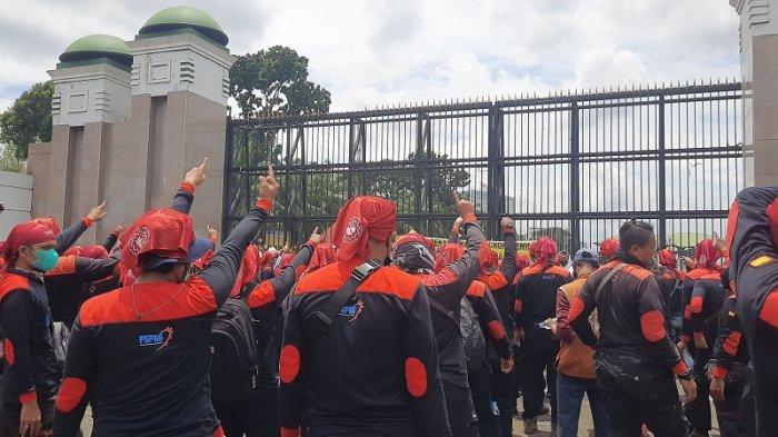 Poin Unjuk Rasa Kelompok Buruh Kebijakan JHT dan Copot Kemnaker Ida Fauziah