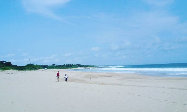 
 Pantai Pangumbahan terletak di Desa Gunungbatu, Kecamatan Ciracap, Kabupaten Sukabumi. (jejakpiknik.com/@Iqbalhkolil/Bogordaily.net)