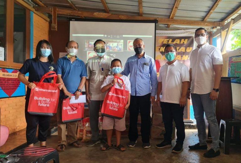 Sinar Mas Land Beri Bantuan Dana dan Pangan ke Ratusan Santri dan Yatim Piatu di Kabupaten Tangerang
