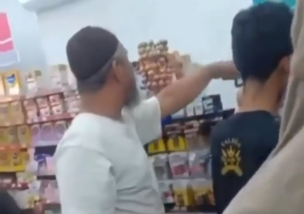 Viral Bapak-Bapak Marah Saat Beli Minyak Goreng, Warganet: Kasih Emak-Emak Aja Mereka Ahlinya