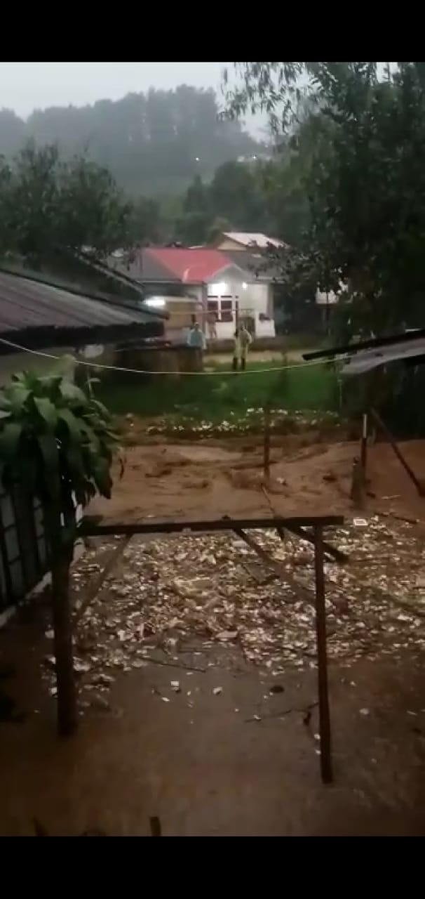 Curah Hujan Yang Tinggi, Banjir Bandang Terjang Desa Naringgul Cisarua