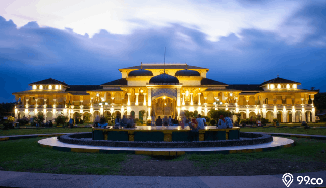 Menjelajahi Wisata di Istana ‘Zaman Baheula’ yang Masih Berdiri Kokoh