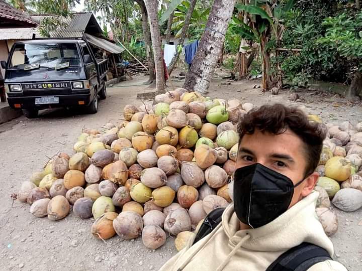 Viral! Marc Marquez Berswa Foto di Lombok, Warganet Langsung Jadikan Meme