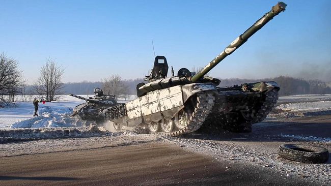 
 Salah satu tank milik Rusia. (AP/CNN Indonesia)