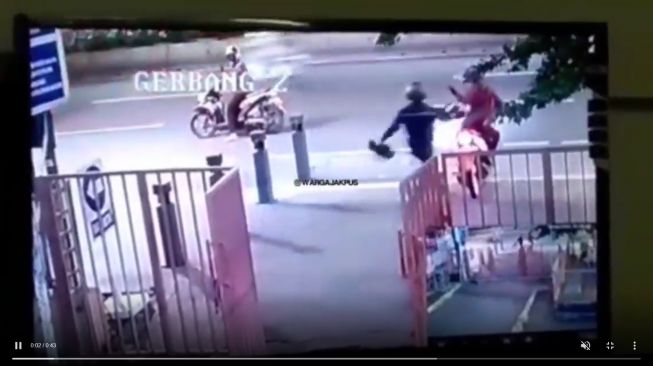 Heboh Video CS Bacok HRD Gara-Gara Dipecat, Polisi Tangkap Pelaku