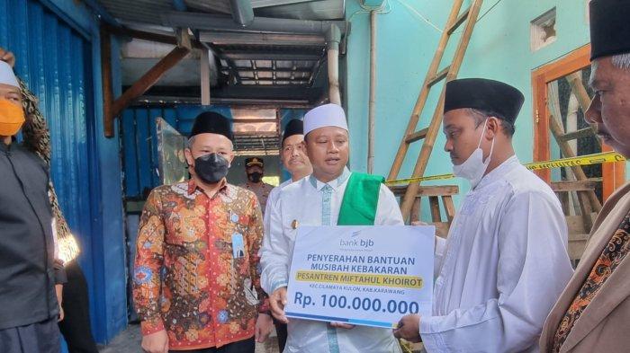 Wagub Jawa Barat Beri Bantuan ke Pondok Pesantren Miftahul Khoirot yang Alami Kebakaran