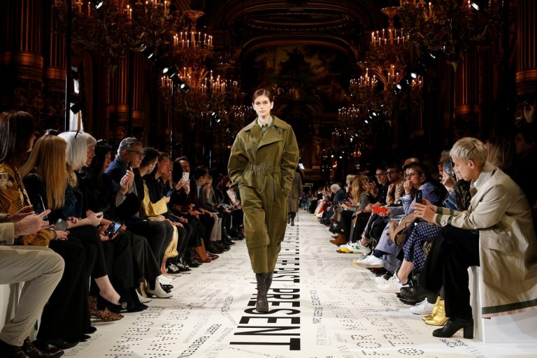 Ramai Jadi Perbincangan, Paris Fashion Week Waspadai Pencurian Identitas