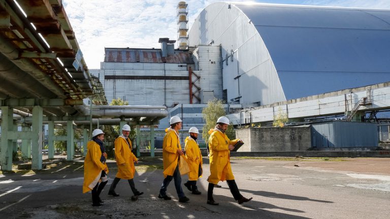 Waduh! Ratusan Pekerja Chernobyl Terjebak Selama 12 Hari Di Bawah Pengawasan Ketat Pasukan Rusia