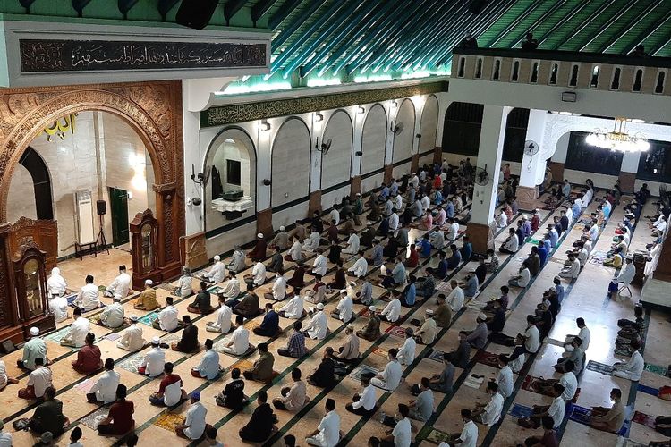 Anies Baswedan Serukan Warga Agar Salat Terawih di Masjid