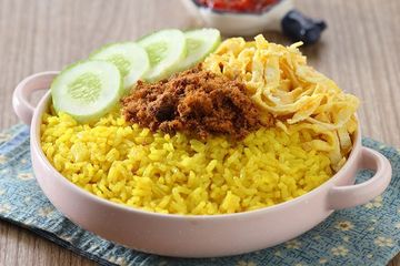 Cara Praktis Bikin Nasi Kuning Gurih di Rice Cooker Anti Gagal
