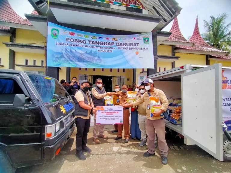 Bulog Gerak Cepat Salurkan Bantuan Gempa di Sumatera Barat