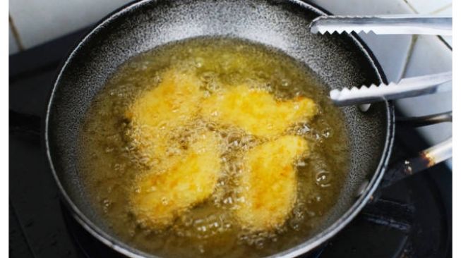 Lima Tips Menggoreng Tanpa Minyak di Tengah Harga yang Melambung