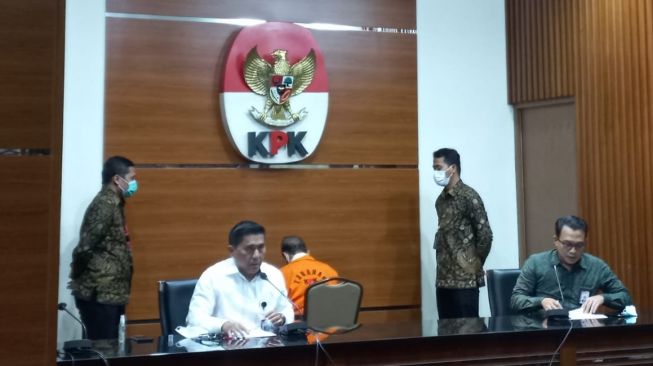 Ditangkap KPK, Mantan Gubernur Riau Annas Maamun Tersangka Suap di Usia 81 Tahun