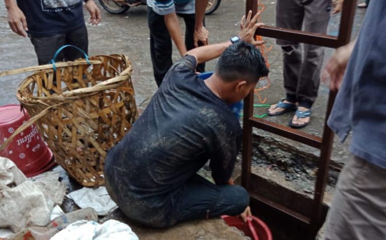 Drainase Buruk dan Tumpukan Sampah Biang Banjir di Pasar Ciawi Bogor