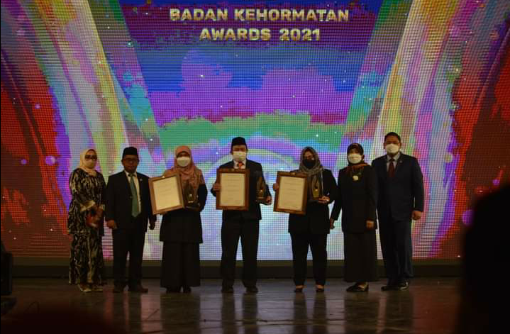 Iwan Suryawan Sukses Raih Penghargaan Badan Kehormatan Award 2021