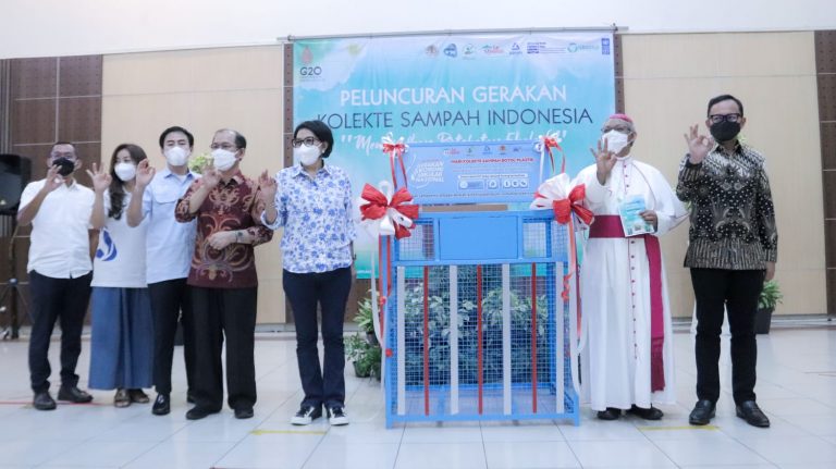 Keuskupan Bogor Bantu Kurangi Sampah Melalui Gerakan Kolekte Sampah