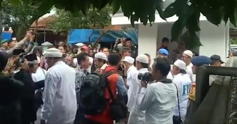 Puluhan Massa Geruduk Kantor Kemenag Kabupaten Bogor, Wah Ada Apa?