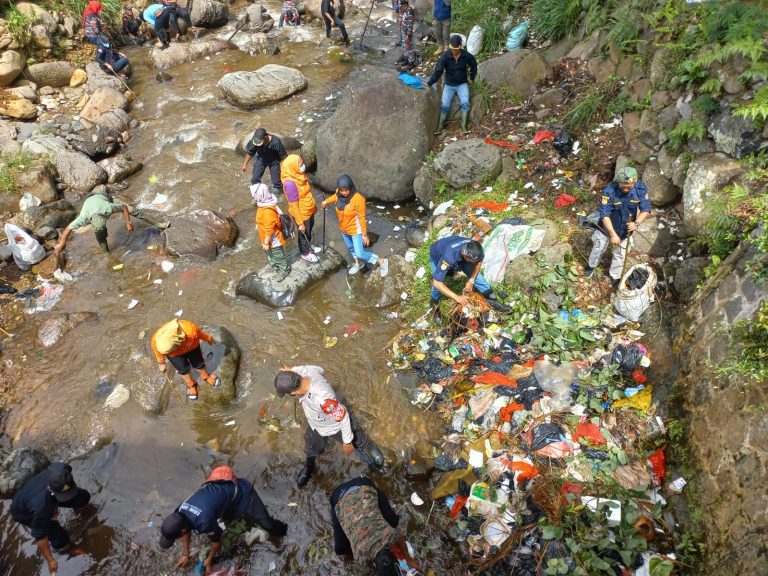 Hulu Ciliwung Dipenuhi Sampah, Wabup Bogor Akui Belum Terapkan Perda Soal Sampah