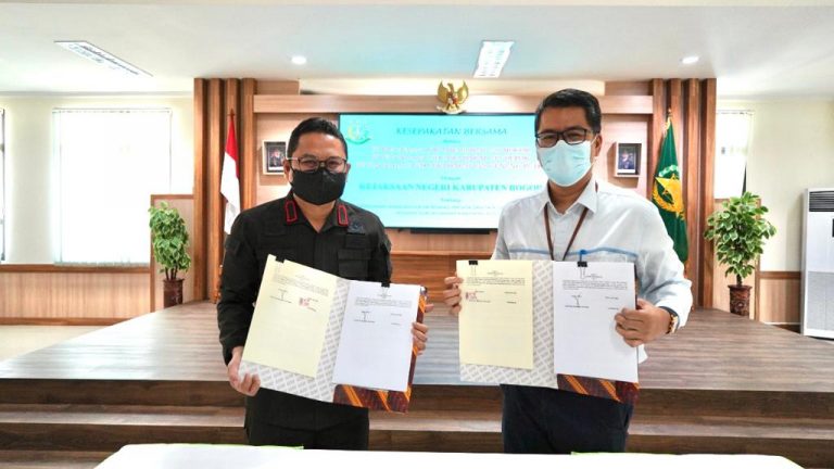 Penanganan Masalah Hukum, PLN UP3 Bogor dan Kejaksaan Negeri Kabupaten Bogor Tandatangani Kesepakatan Bersama