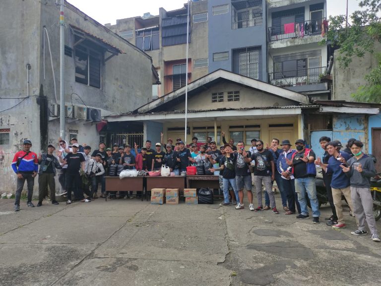 Peduli Sesama, Klub Motor Moonraker Bogor Raya Bersama Surken Street Bagikan 100 Paket Makanan
