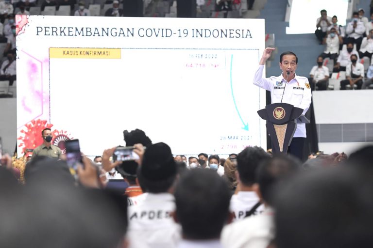 Jokowi Tanggapi Santai Dukungan 3 Periode dari Kepala Desa