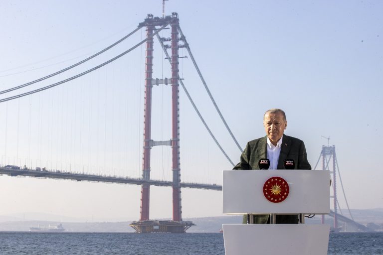 Erdogan Buka Jembatan Gantung Raksasa Penghubung Eropa dan Asia