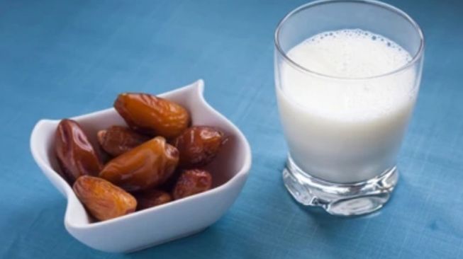 Susu dan Kurma Bantu Penuhi Kebutuhan Gizi Saat Puasa